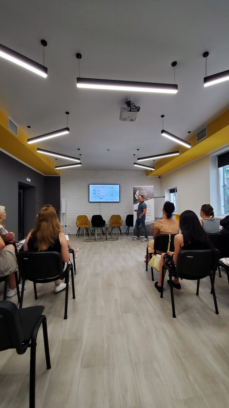 Старт нового курса «Иллюстратор» в Школе фриланса для женщин.