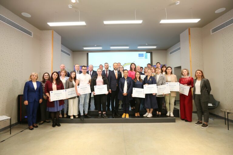 Ассоциация креативных индустрий приняла участие в церемонии вручения сертификатов победителям конкурса грантов, которая состоялась в центре Медиакор.